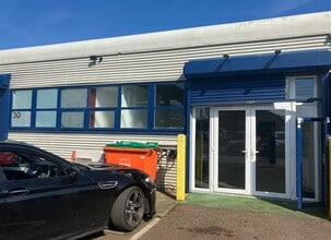 18-44 Benedict Sq, Peterborough à louer Photo du bâtiment- Image 1 de 3