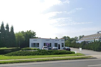 Plus de détails pour 414 County Road 39a, Southampton, NY - Bureau à louer