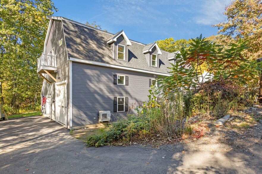 98 Minebrook Rd, Webster, MA for sale - Building Photo - Image 3 of 24