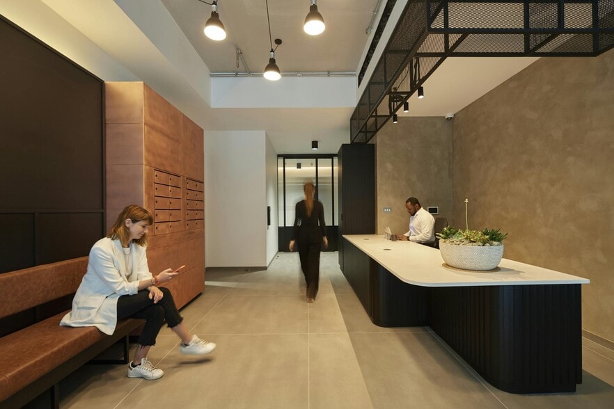 97 Vauxhall Walk, London for lease - Interior Photo - Image 3 of 63