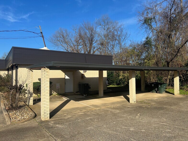 1519 E Front St, Tyler, TX à vendre - Photo du bâtiment - Image 3 de 17
