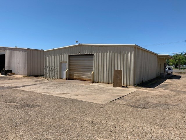 822 S Commerce St, Kilgore, TX for lease - Building Photo - Image 2 of 3