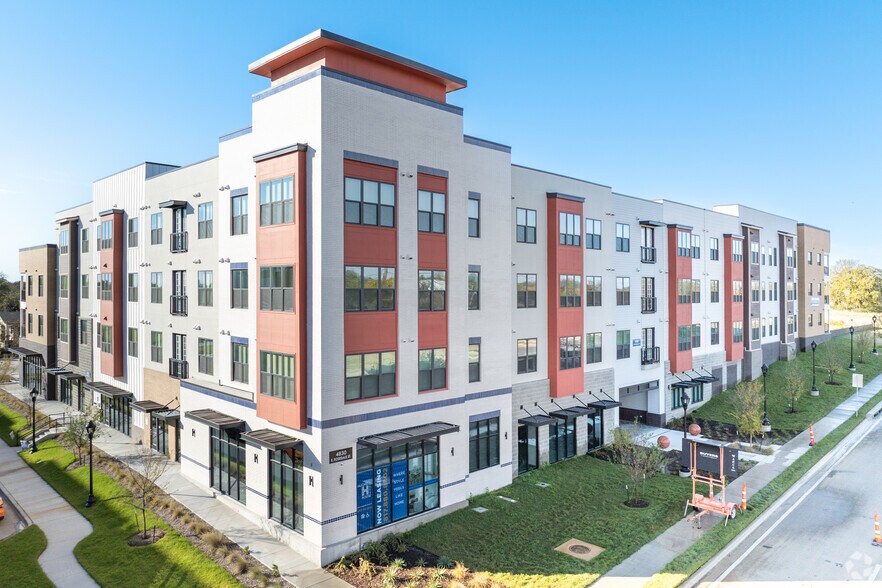 4830 E Rosedale St, Fort Worth, TX à louer - Photo du bâtiment - Image 2 de 50