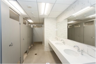 185 Great Neck Rd, Great Neck, NY à louer Photo intérieure- Image 1 de 8