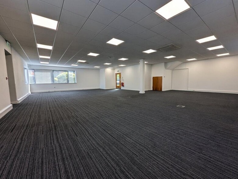 Yeoman Way, Worthing for lease - Interior Photo - Image 3 of 5