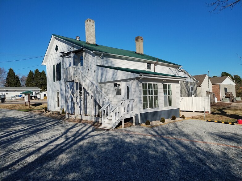 119 W Main St, Youngsville, NC à louer - Photo du bâtiment - Image 3 de 57