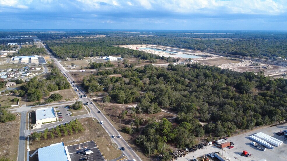 18614 County Line Rd, Spring Hill, FL à vendre - Photo du bâtiment - Image 2 de 3