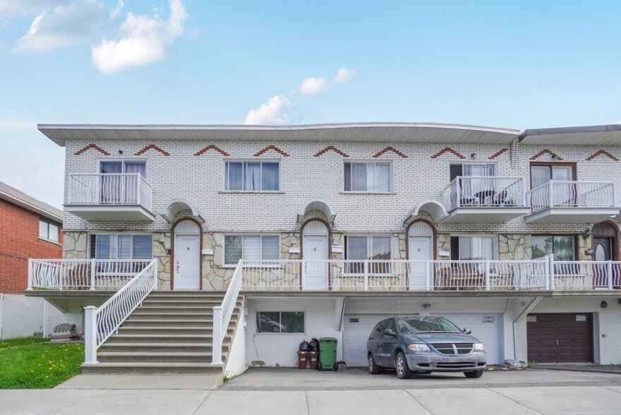 8733-8739A Rue Dufrost, Montréal, QC for sale - Primary Photo - Image 1 of 3