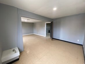 1002 W Huisache Ave, San Antonio, TX for lease Interior Photo- Image 2 of 3