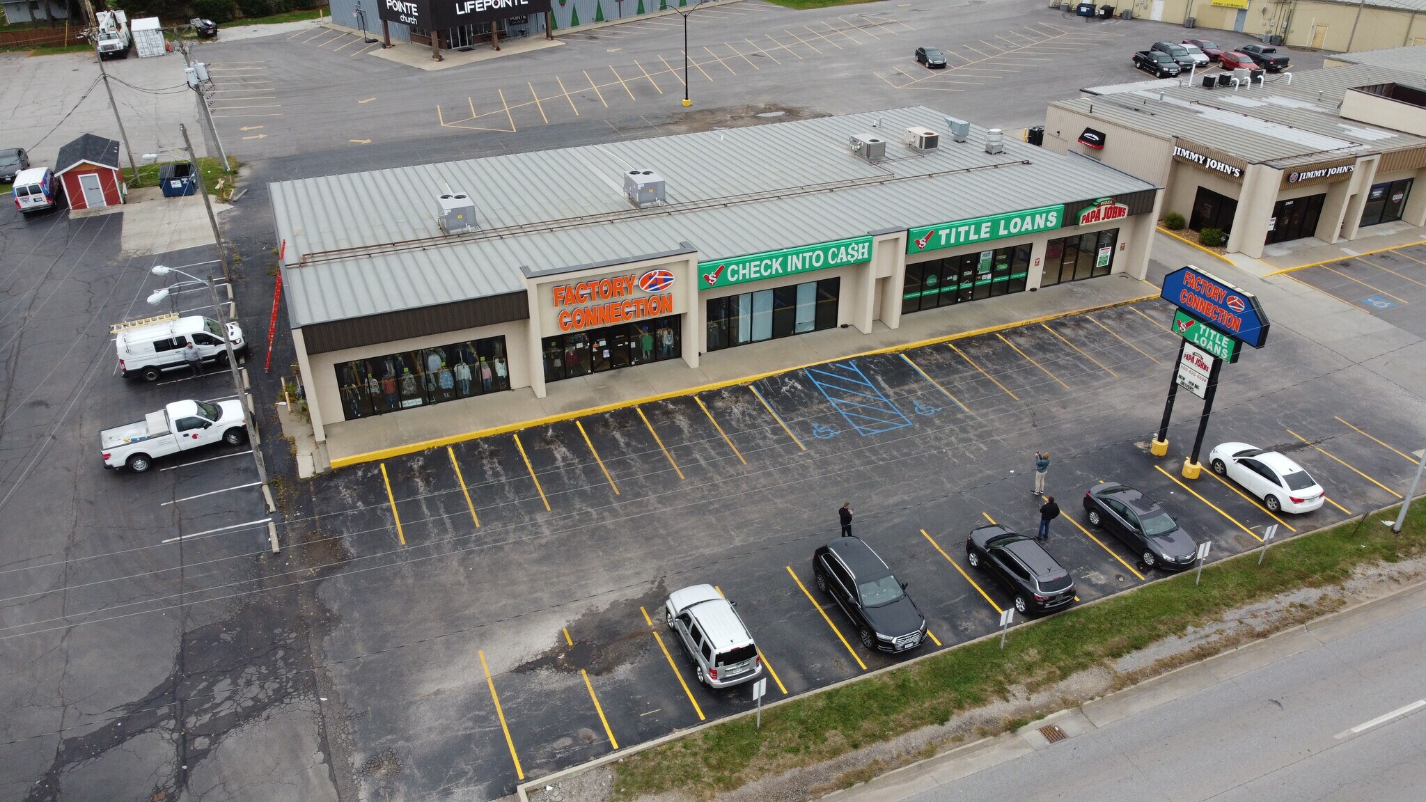 2911-2915 W Broadway Blvd, Sedalia, MO for lease Building Photo- Image 1 of 2