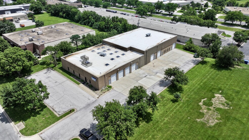 15553 W 110th St, Lenexa, KS for sale - Building Photo - Image 3 of 3