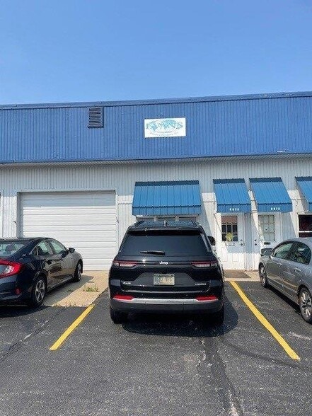 8858-8898 Louisiana St, Merrillville, IN for lease - Building Photo - Image 3 of 15
