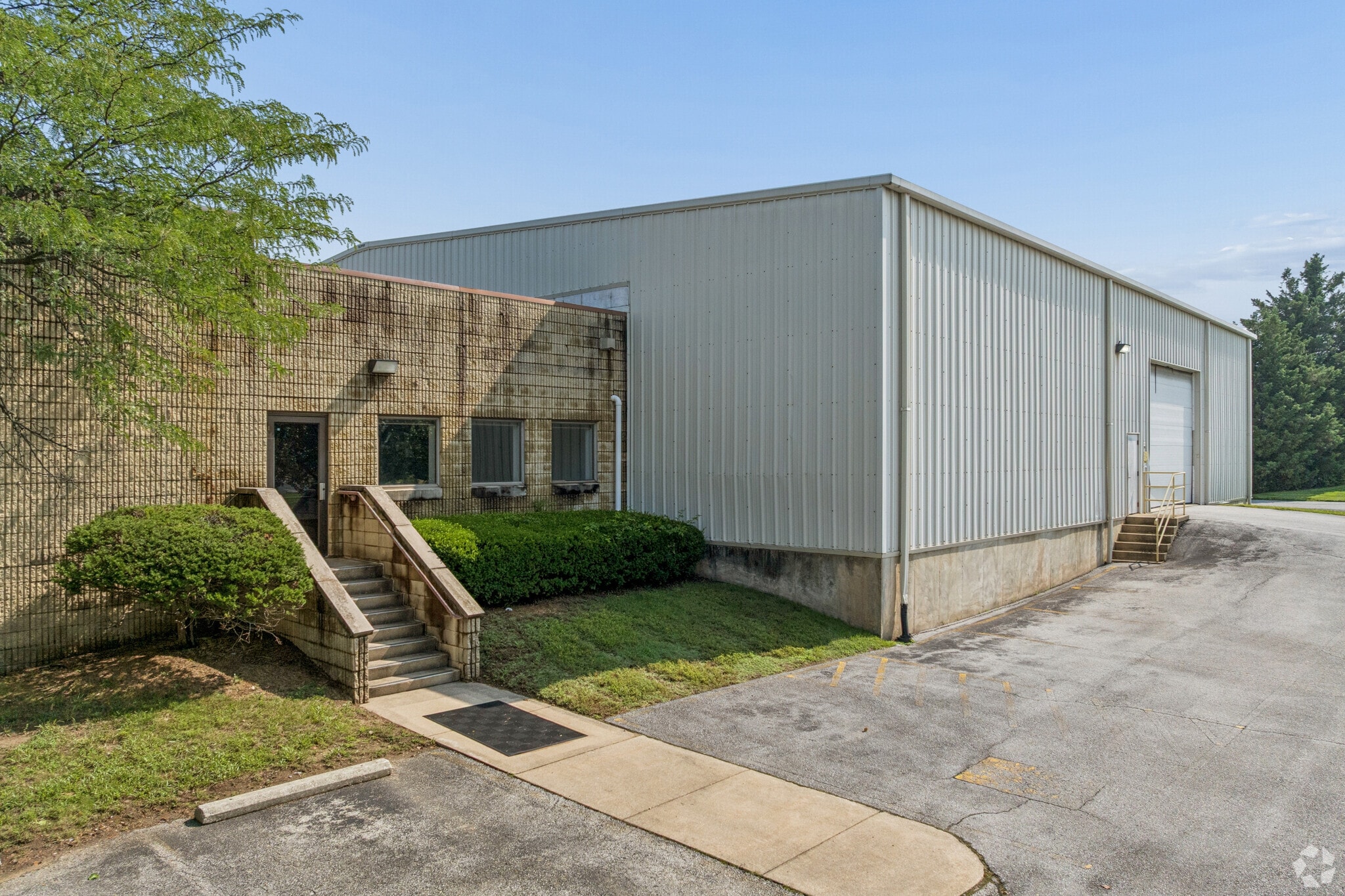 3 McCullough Dr, New Castle, DE for lease Building Photo- Image 1 of 6