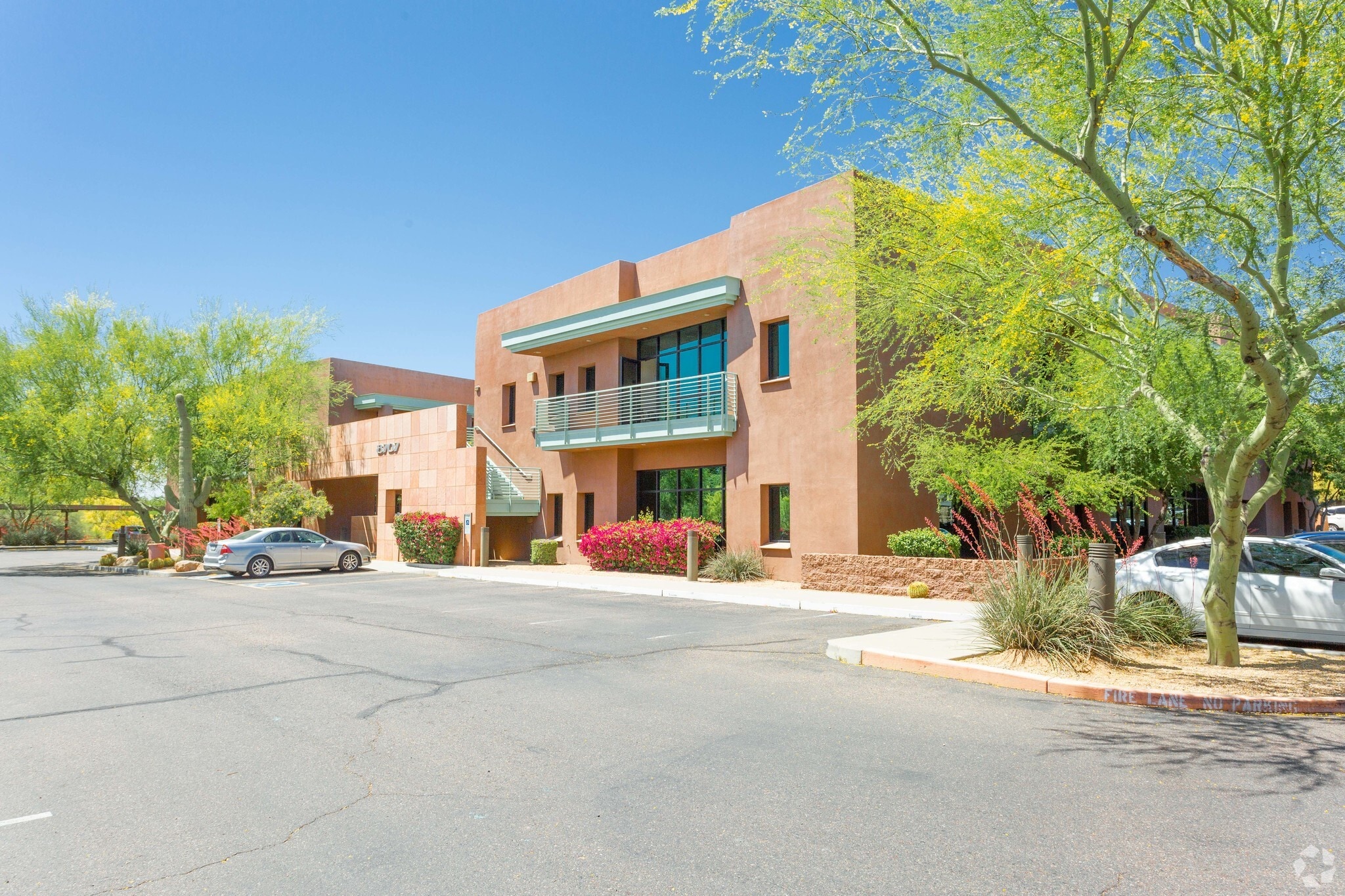 8707 E Vista Bonita Dr, Scottsdale, AZ for lease Building Photo- Image 1 of 45