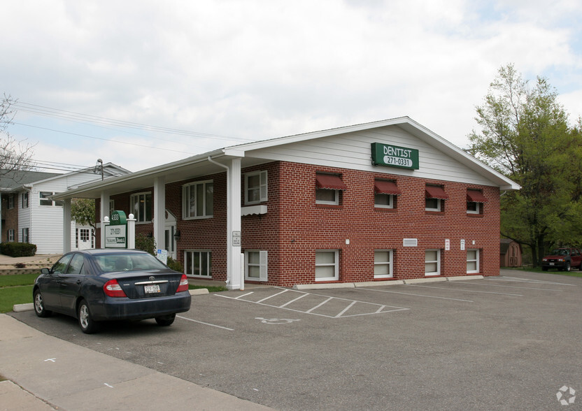 4333 Nakoma Rd, Madison, WI for lease - Primary Photo - Image 1 of 1