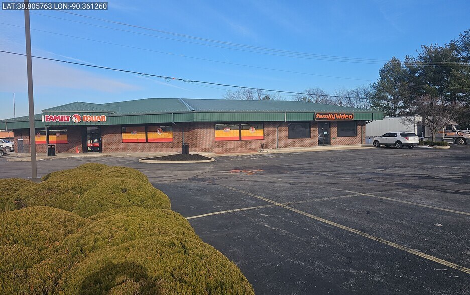 2025 Keeven Ln, Florissant, MO for lease - Building Photo - Image 1 of 8