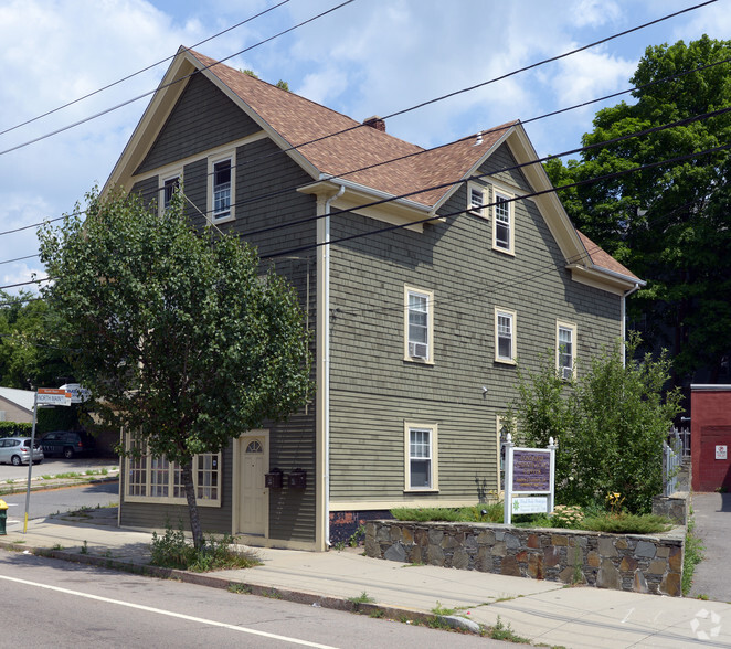 895 N Main St, Providence, RI à vendre - Photo principale - Image 1 de 1