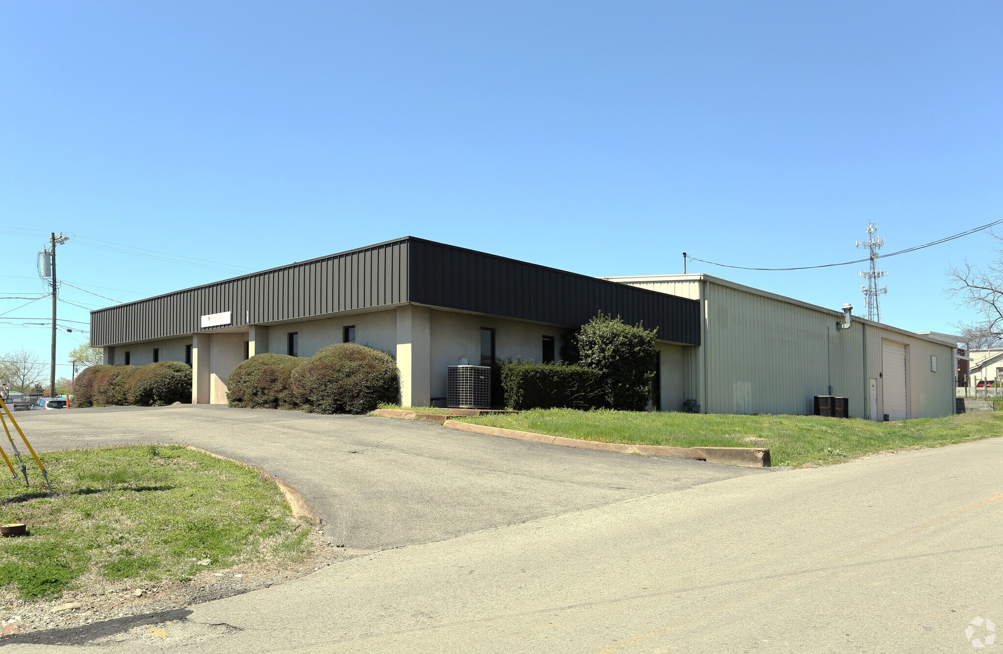 2421 Cruzen St, Nashville, TN for lease Primary Photo- Image 1 of 5