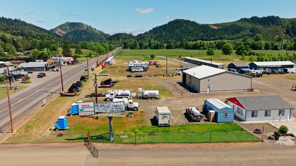 215 Lawson Ln, Tenmile, OR à vendre - Vidéo sur l’inscription commerciale - Image 2 de 88