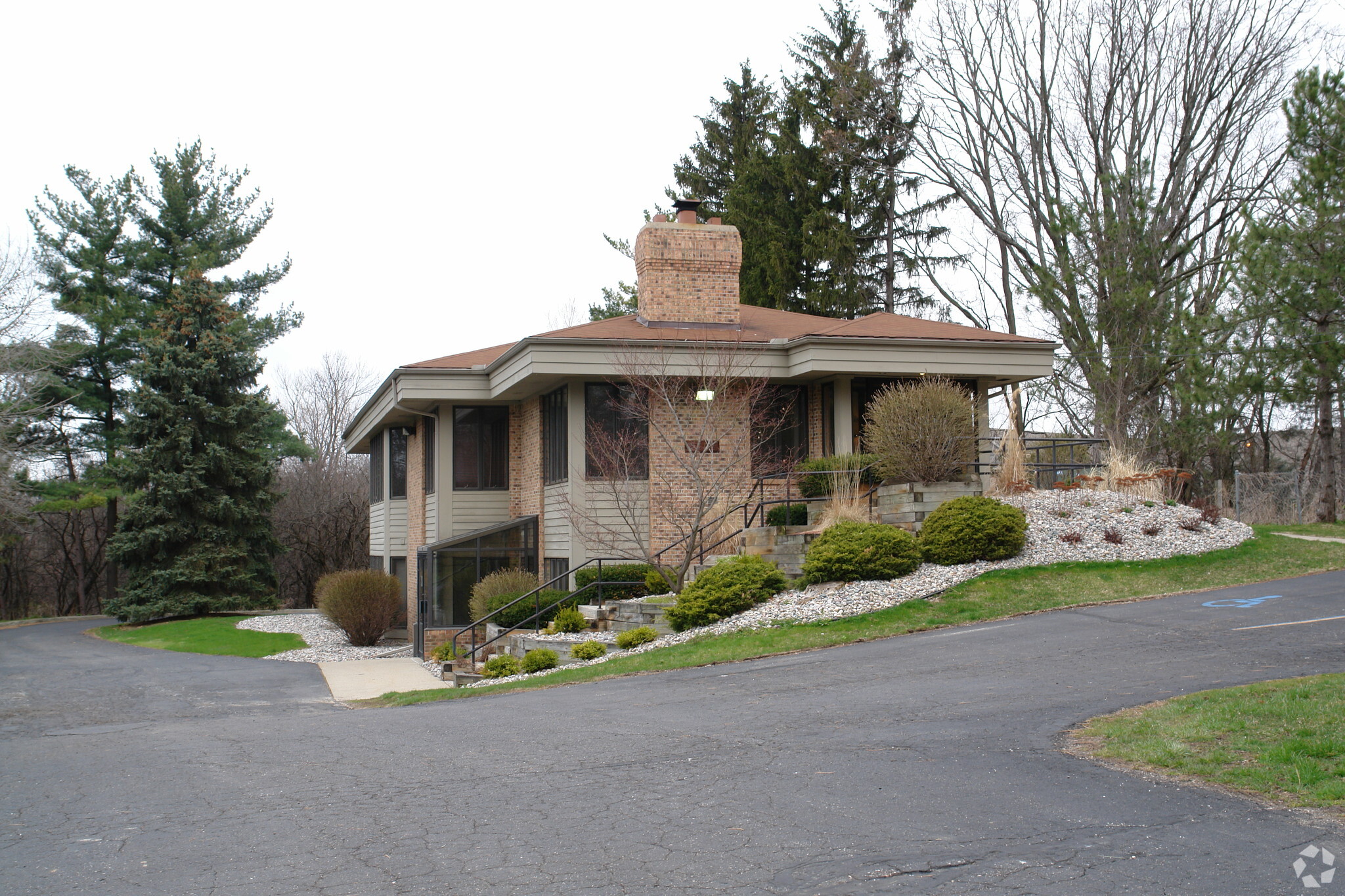 2001 Abbott Rd, East Lansing, MI à vendre Photo principale- Image 1 de 1