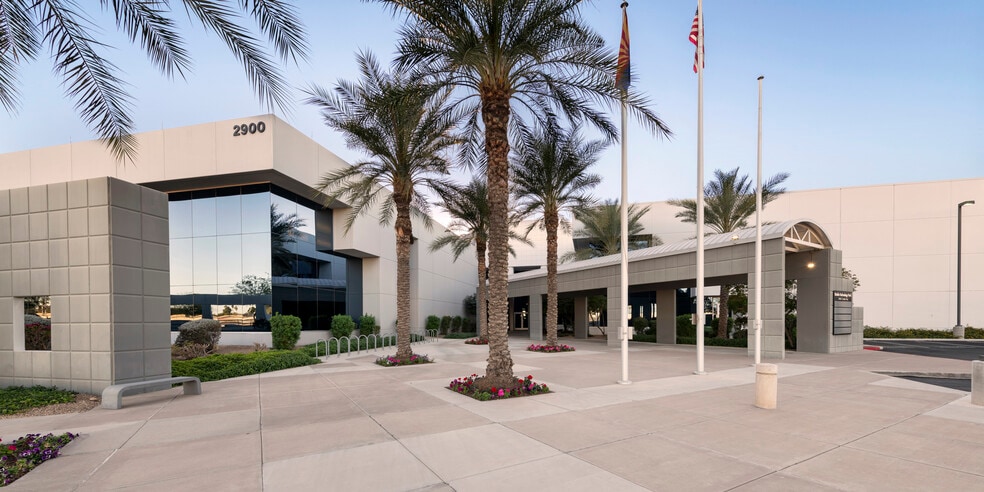 2900 S Diablo Way, Tempe, AZ à louer - Photo du bâtiment - Image 3 de 6