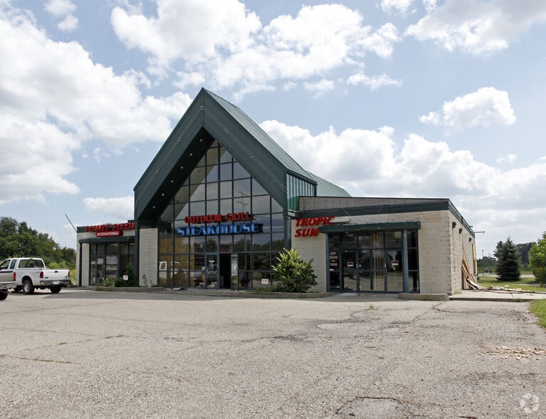 5030 Coldwater Rd, Flint, MI for lease - Building Photo - Image 1 of 28
