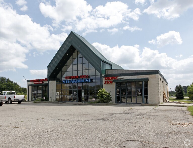 5030 Coldwater Rd, Flint, MI à louer - Photo du bâtiment - Image 1 de 28