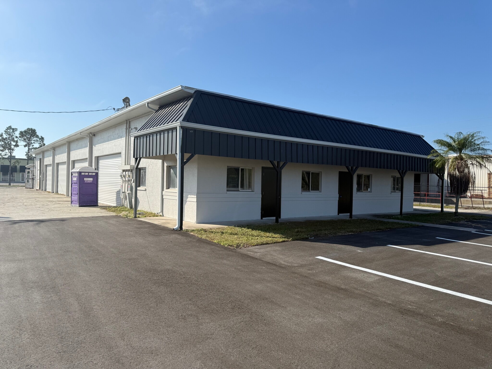 6120 Idlewild St, Fort Myers, FL à louer Photo du bâtiment- Image 1 de 7