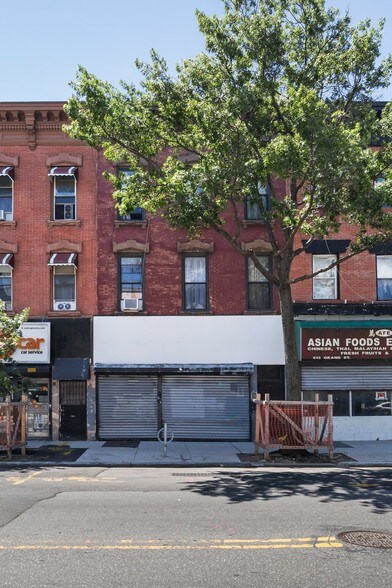 614 Grand St, Brooklyn, NY for lease - Building Photo - Image 2 of 2
