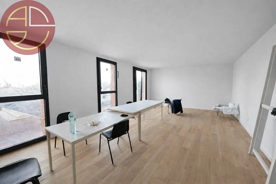 Office in Toulouse for sale Interior Photo- Image 1 of 5