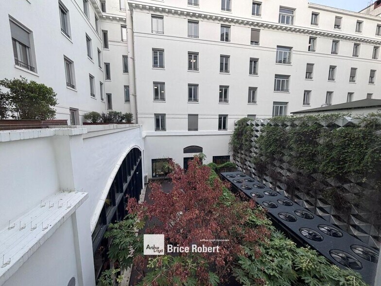 5 Place Jules Ferry, Lyon à louer - Photo du bâtiment - Image 3 de 9
