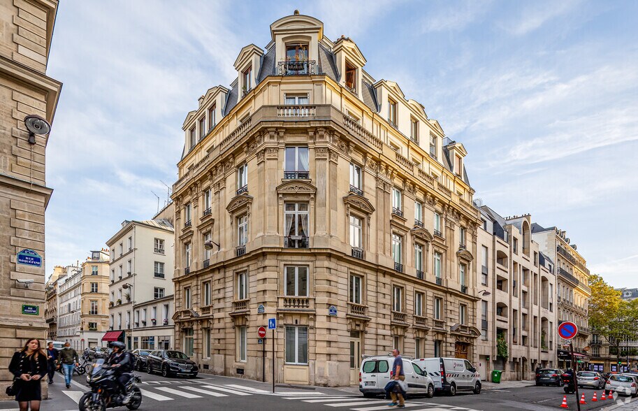 6 Rue Roquépine, Paris à vendre - Photo du bâtiment - Image 1 de 17