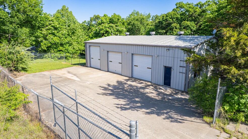 414 Highway 42, Osage Beach, MO à louer - Photo du bâtiment - Image 2 de 40