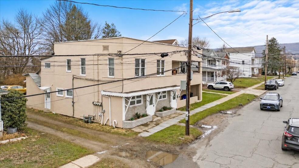 622 E Market St, Scranton, PA for sale - Building Photo - Image 2 of 36