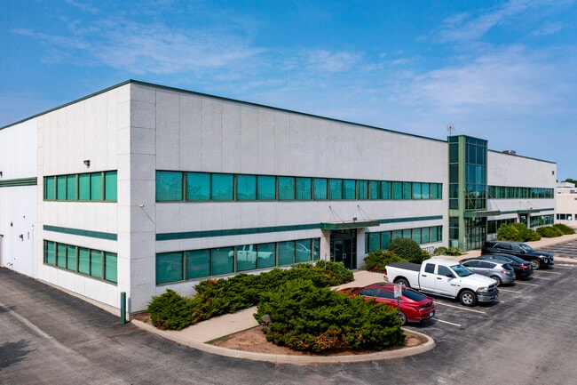 Plus de détails pour 1215 N Service Rd W, Oakville, ON - Industriel à louer