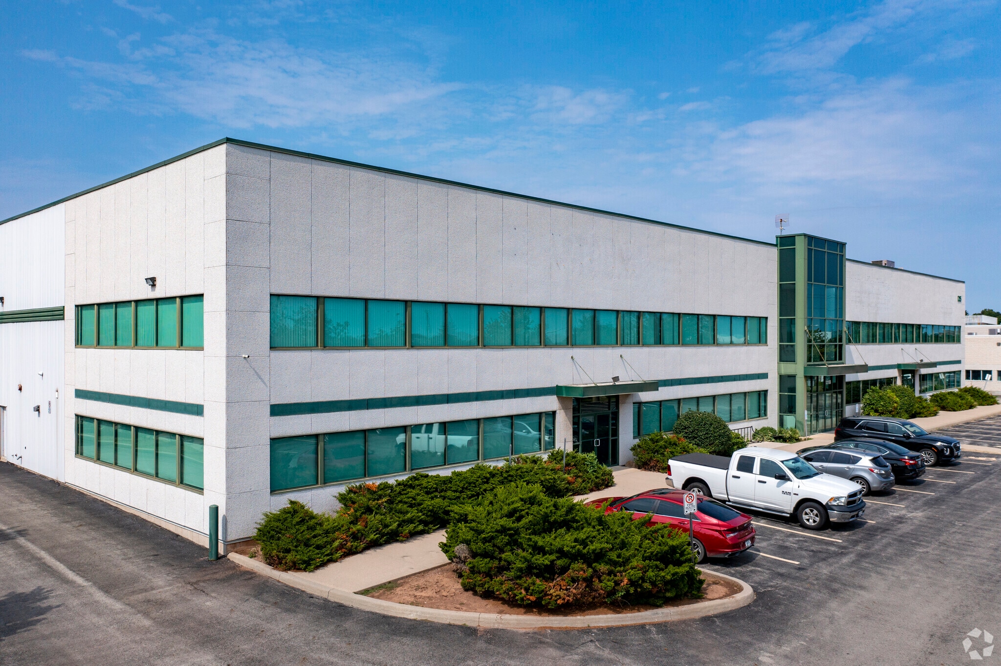 1215 N Service Rd W, Oakville, ON for lease Primary Photo- Image 1 of 7