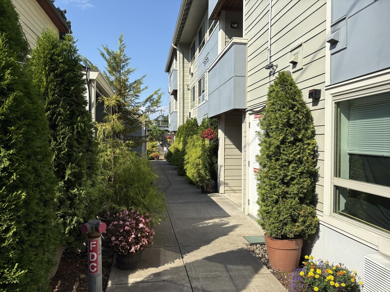 5811 SE Boise St, Portland, OR à vendre - Photo du bâtiment - Image 2 de 12