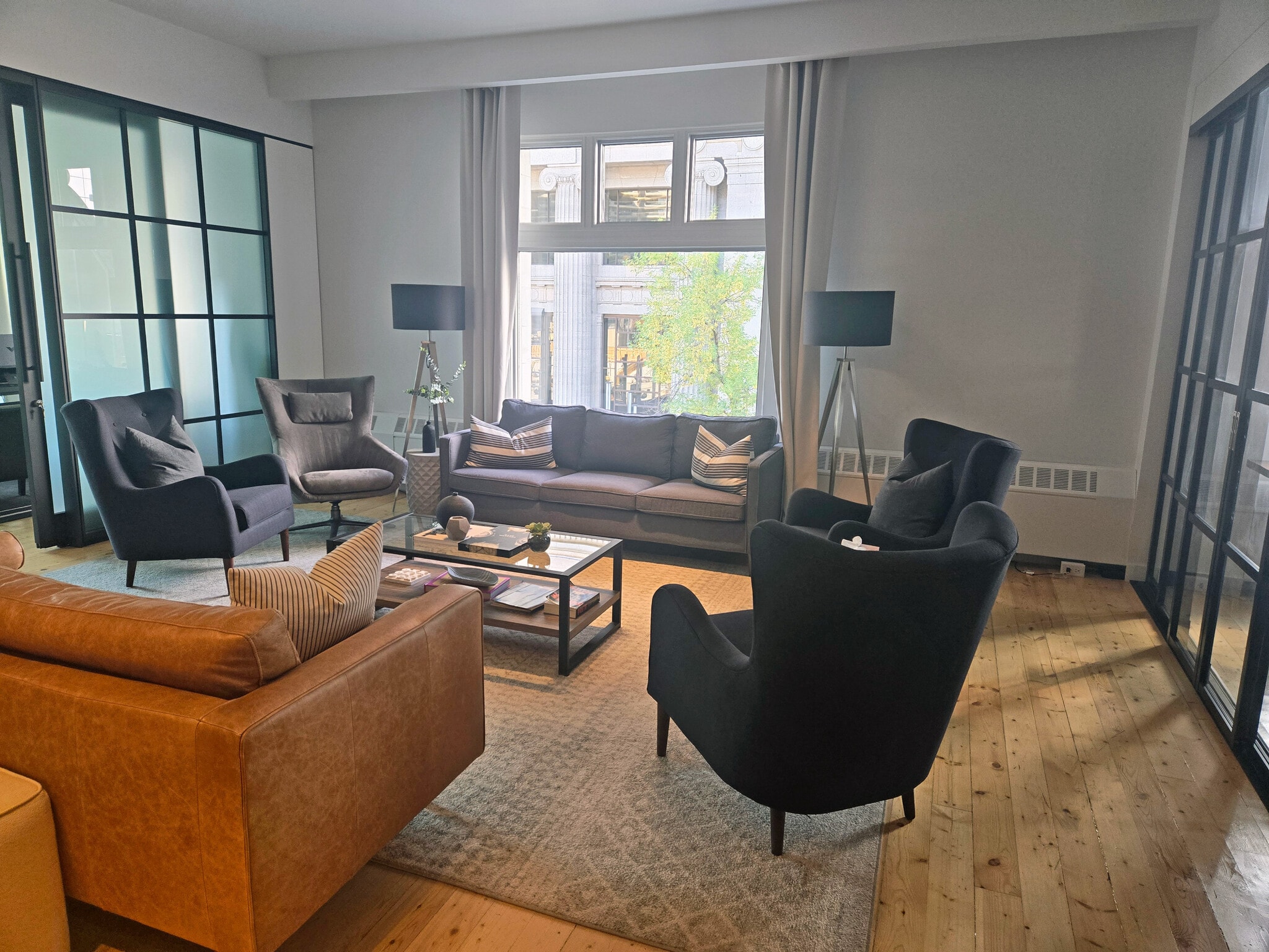 714 1st St SE, Calgary, AB à louer Photo intérieure- Image 1 de 7