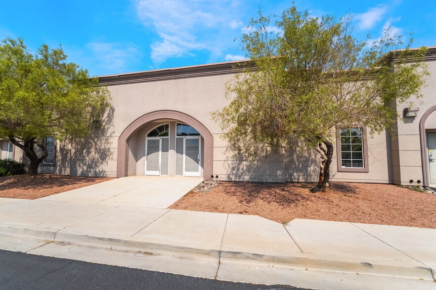 8665 S Eastern Ave, Las Vegas, NV à louer - Photo du bâtiment - Image 3 de 31