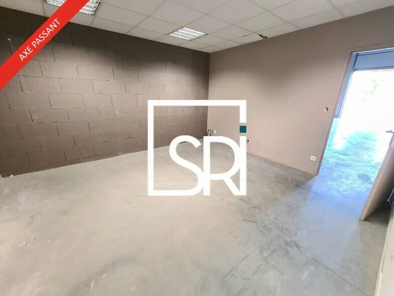 Commerce de détail dans Cournon-d'Auvergne à louer - Photo intérieure - Image 2 de 12