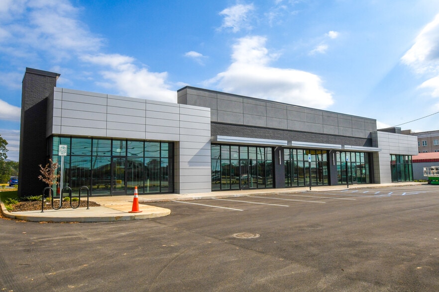 3409 Memorial Pky SW, Huntsville, AL à louer - Photo du bâtiment - Image 2 de 4