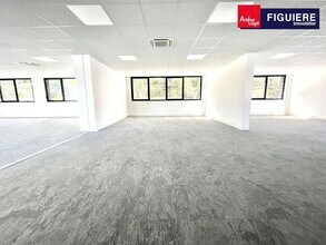 Bureau dans Aix-en-Provence à louer Photo intérieure- Image 1 de 13