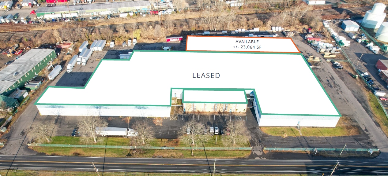100 Main St, Tullytown, PA for lease Primary Photo- Image 1 of 12