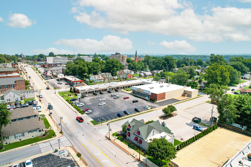 500-520 S 5th St, Saint Charles, MO à louer - Photo du bâtiment - Image 3 de 3