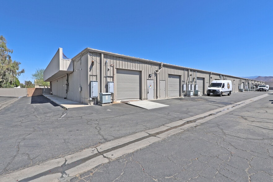 1251 Montalvo Way, Palm Springs, CA for lease - Building Photo - Image 3 of 6
