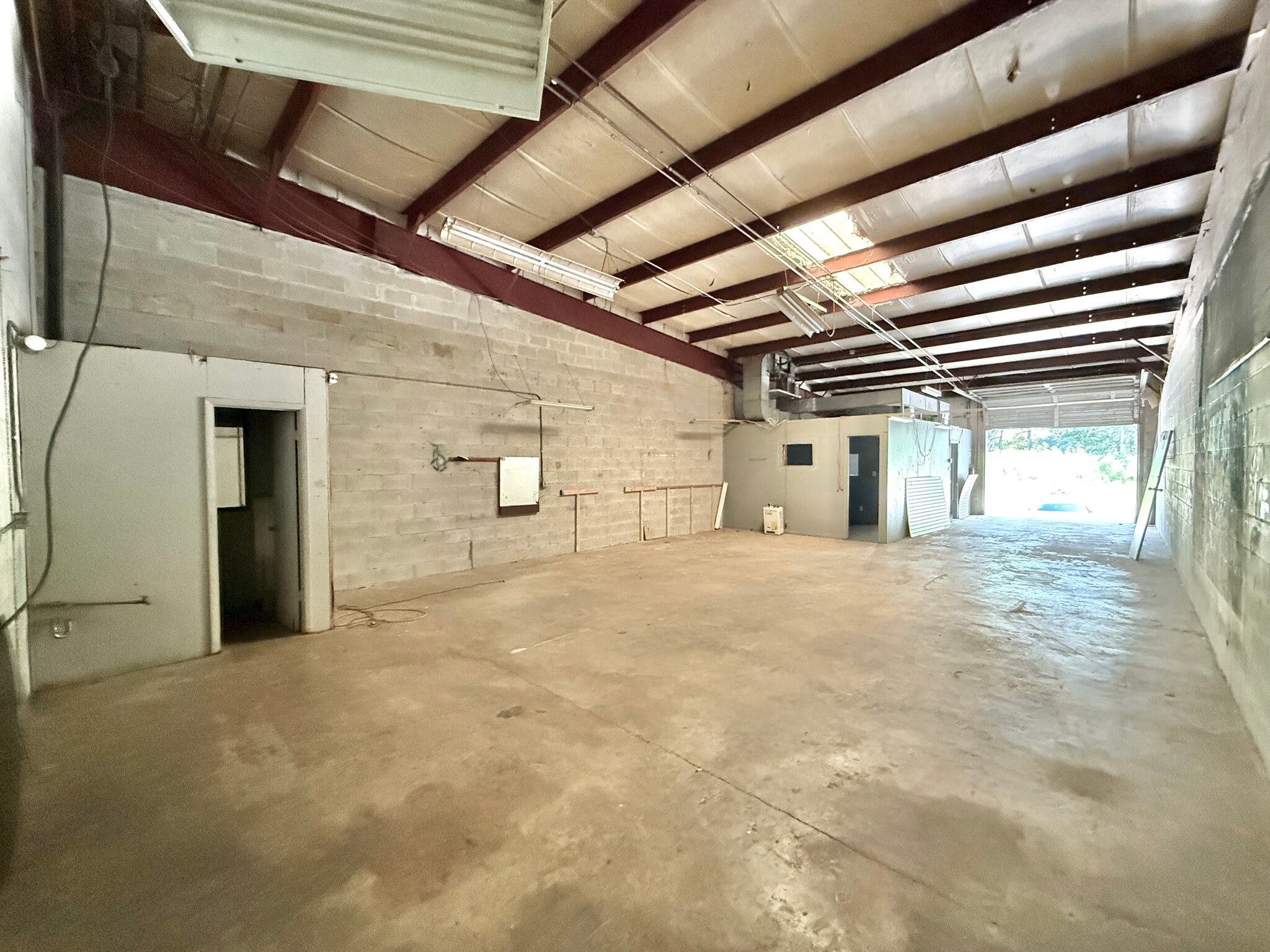 1872 Mill St, Tallahassee, FL for lease Interior Photo- Image 1 of 10