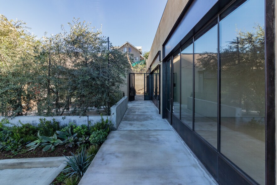 1498 W Sunset, Los Angeles, CA à louer - Photo du bâtiment - Image 2 de 5