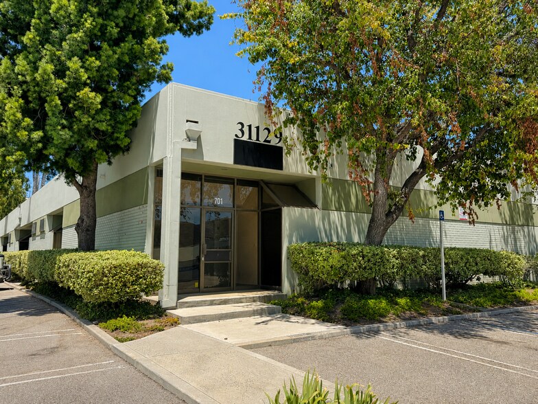 31121-31131 Via Colinas, Westlake Village, CA à louer - Photo du bâtiment - Image 2 de 11