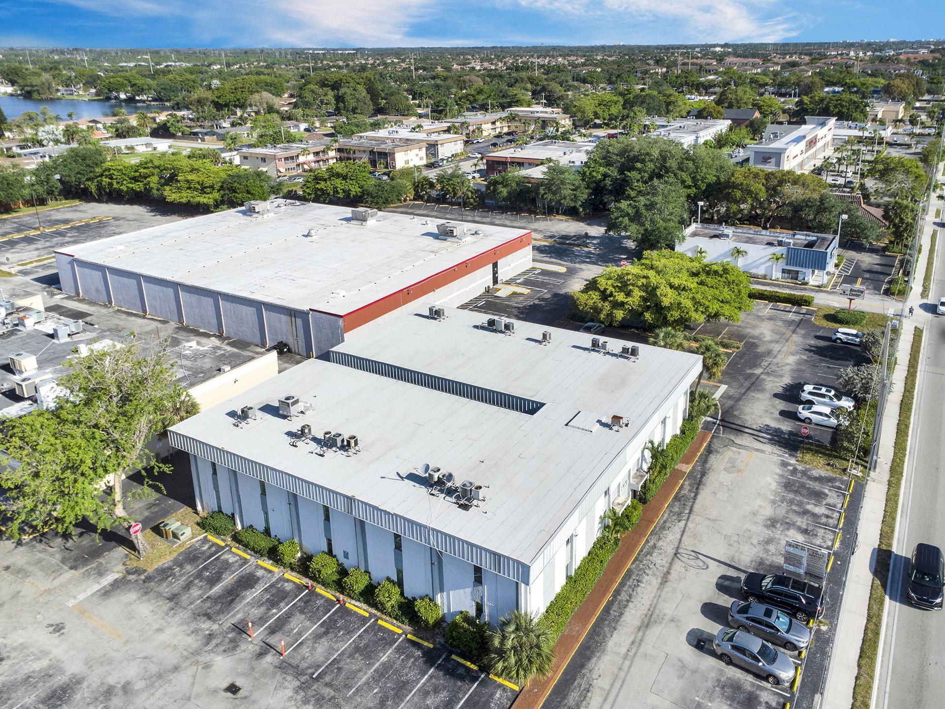 1900 N University Dr, Pembroke Pines, FL for lease Primary Photo- Image 1 of 45