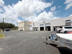 2655 NE 188th St, Miami, FL à louer Photo intérieure- Image 2 de 14